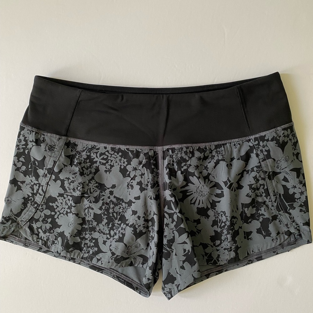 Lululemon Run Times Shorts Size 6